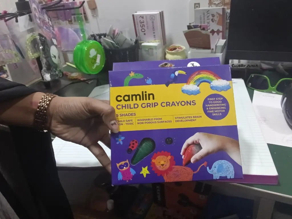 Camlin child grip crayons